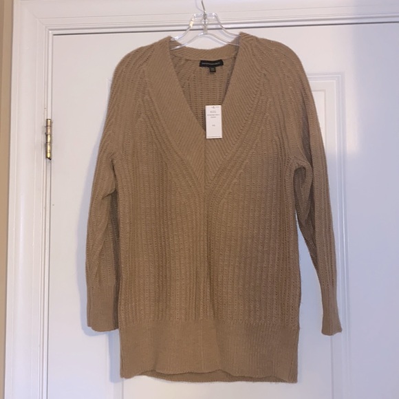 Banana Republic Textured V Neck Sweater Tunic - Picture 2 of 6